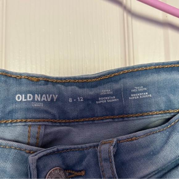 Women’s Old Navy jeans - Picture 2 of 2